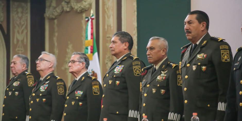 Mandos militares.