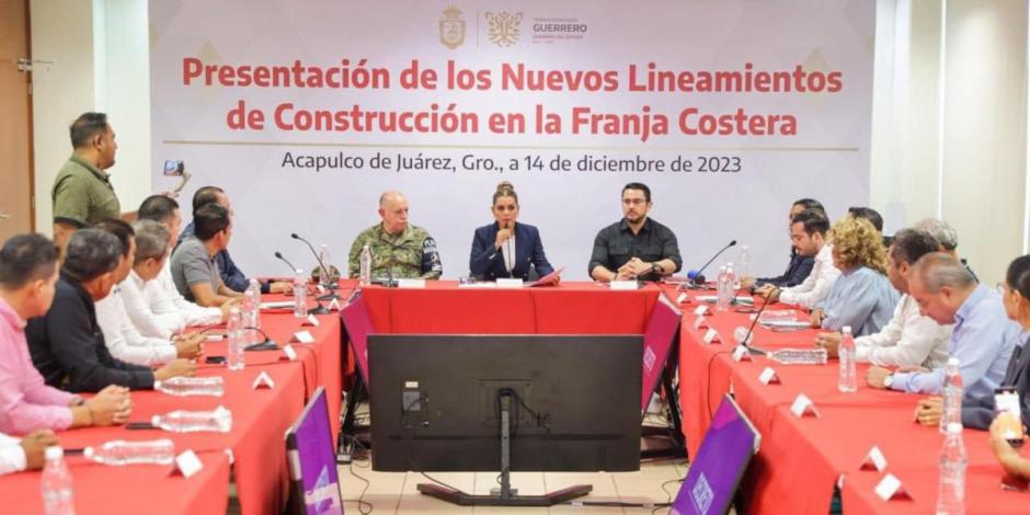 Evelyn Salgado presenta nuevos lineamientos para construcción en franja costera de Guerrero.