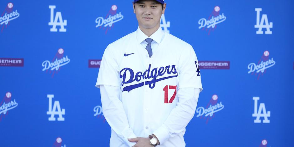 El japonés en su presentación como nuevo jugador de Los Ángeles.