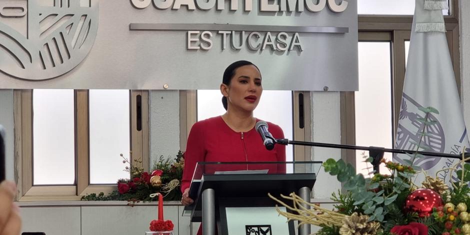 La titular de Cuauhtémoc, Sandra Cuevas, durante la conferencia realizada ayer.
