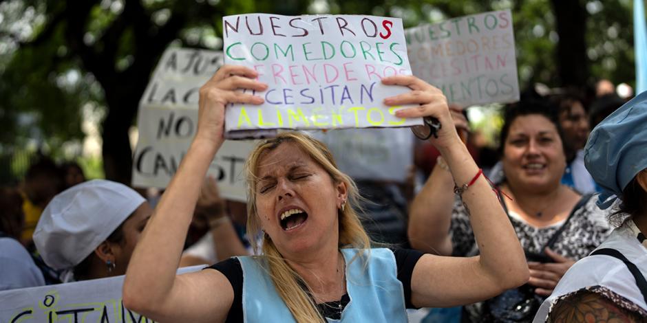 Protesta, ayer, en Buenos Aires, para exigir comida para los comedores populares.