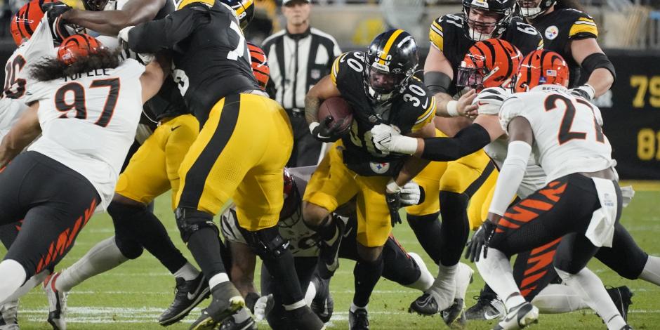 Los Pittsburgh Steelers mantienen vivas sus esperanzas por acceder a los playoffs de la NFL después de su victoria sobre los Cincinnati Bengals.