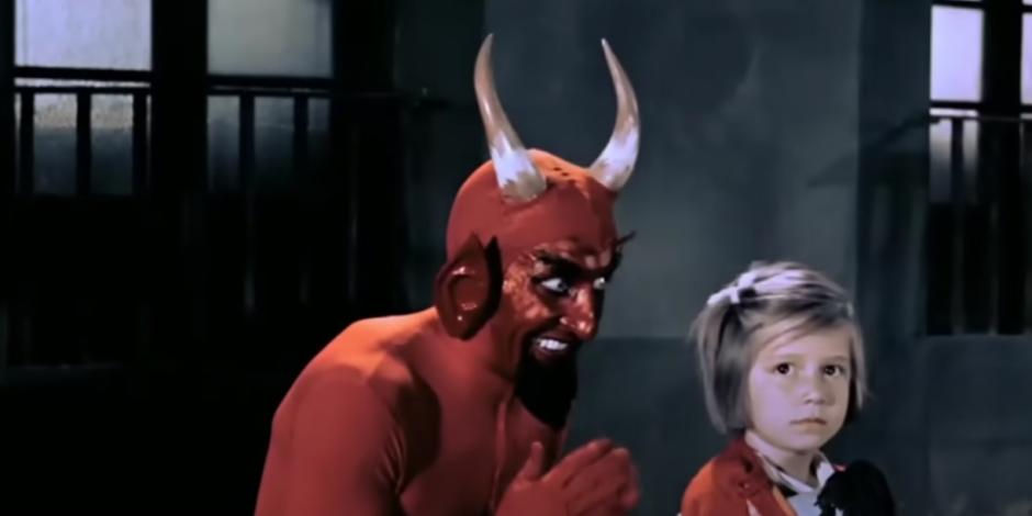 Checa dónde ver la película del meme viral llamada Santa Claus vs El Diablo