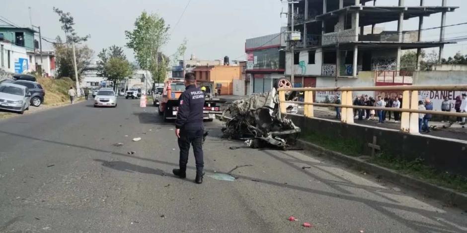 VIDEO. Terrible accidente en Atizapán deja una persona muerta y un auto destrozado