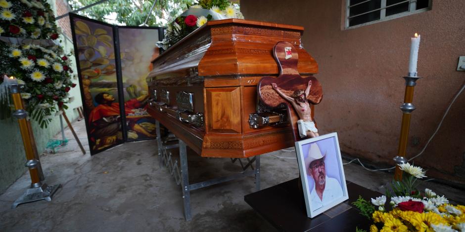 El féretro del activista, durante su funeral, en junio pasado.