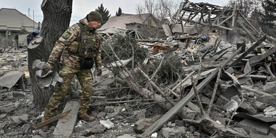 Escombros en Ucrania tras un ataque aéreo ruso.