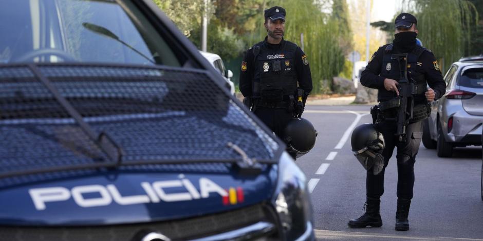 Elementos de la Policía de España.