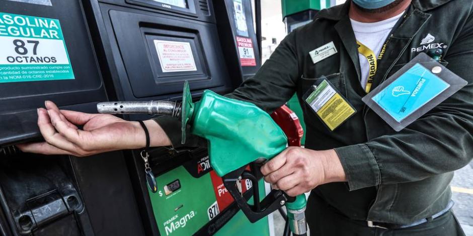 ¿Cuánto vas a pagar de impuestos en la gasolina este año?