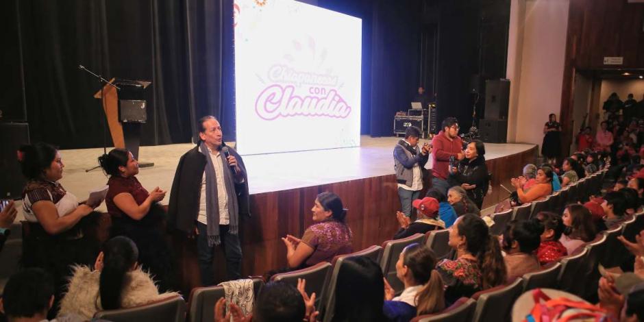 En San Cristóbal de Las Casas, proyectan “Claudia, el documental” doblado al tsotsil.