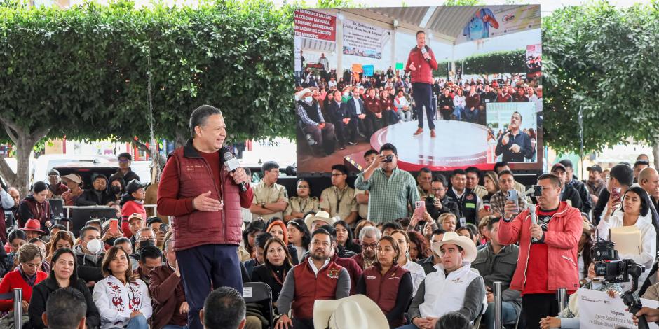 Julio Menchaca, gobernador de Hidalgo, indicó que en las Rutas de la Transformación Gobierno en Movimiento, se destinaron más de 114 millones de pesos en obras.