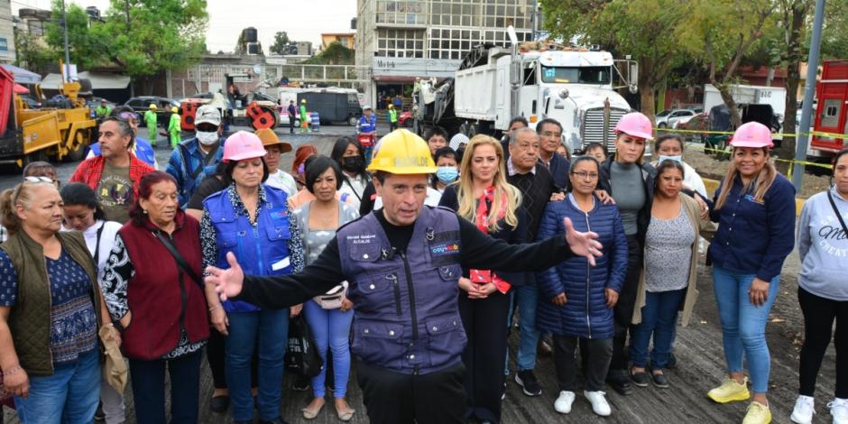 Alcalde de Coyoacán Giovani Gutiérrez Aguilar comienza trabajos de reencarpetamiento