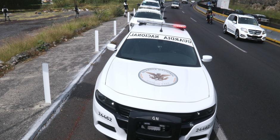 Elementos de la Guardia Nacional en la autopista Cuernavaca-Acapulco.
