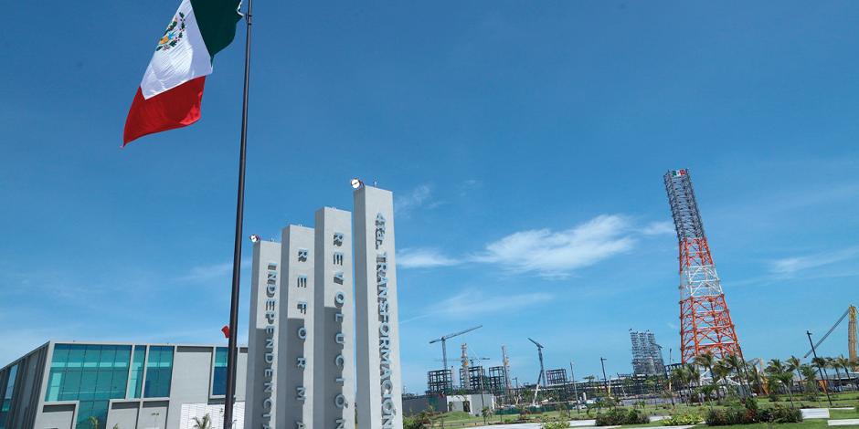 La refinería Dos Bocas en la inauguración de su primera etapa, en 2022.