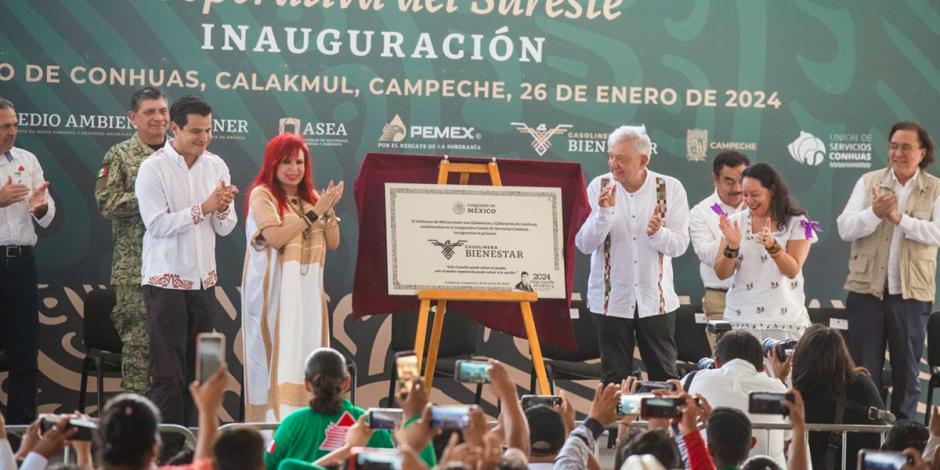 El presidente inauguró la primera Gasolinera Bienestar en Campeche, ayer.