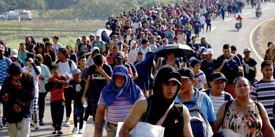 Caravana de al menos 1,500 migrantes, ayer en Huixtla, Chiapas.