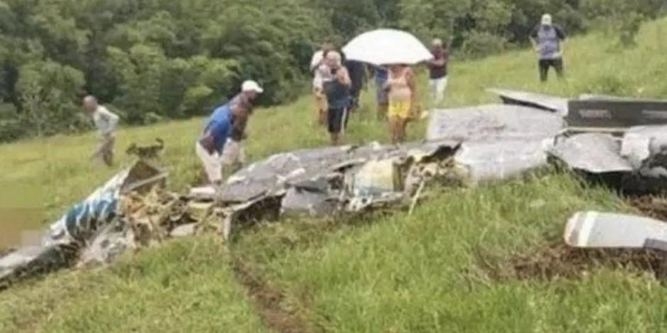Avioneta se estrella y deja 7 muertos, incluido un niño, en Brasil.
