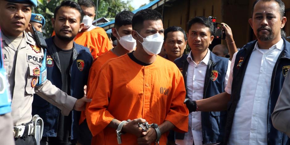 Policía de Indonesia arresta a 3 mexicanos por robo a mano armada en Bali