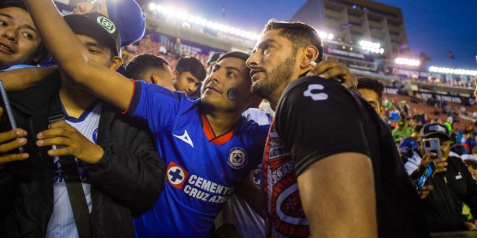 Jesús Corona vuelve al Estadio Azul con increíble reacción de la afición