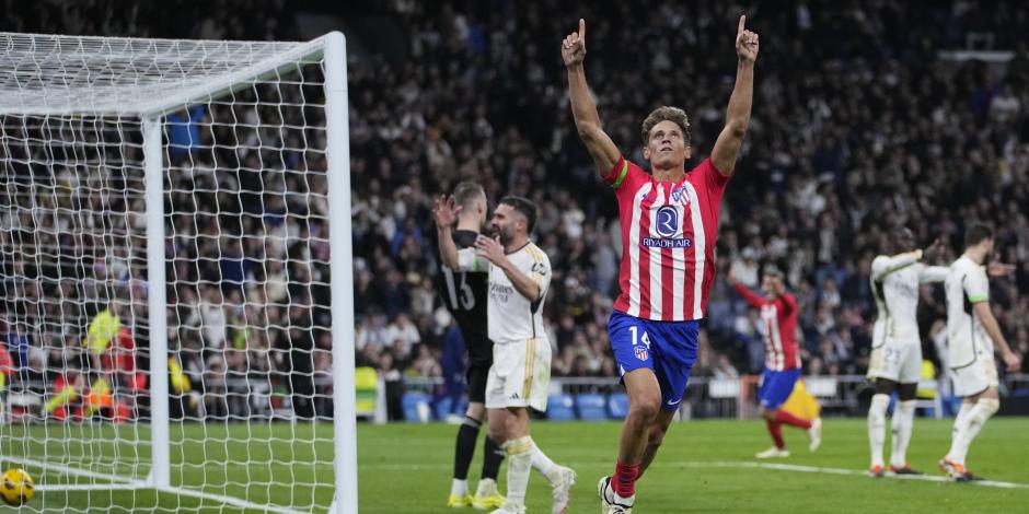 Llorente celebra la anotación que le dio el empate a un gol al Atlético de Madrid, ayer, en el derbi.