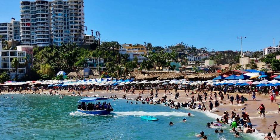 Repunta afluencia con más de 38 mil visitantes en playas  de Guerrero