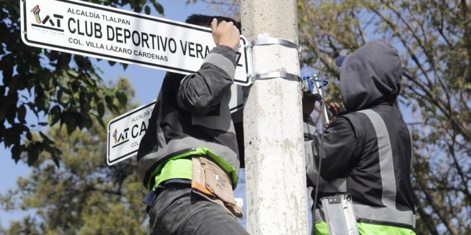 Nuevas placas de calles en Tlalpan garantizan una orientación clara y duradera para los residentes, anunció la alcaldesa Alfa González.
