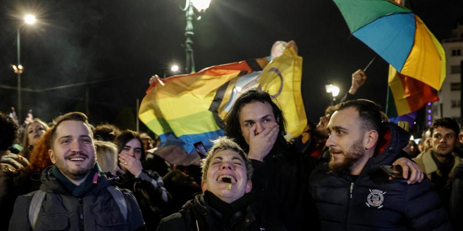 Grecia da un paso histórico y aprueba el matrimonio gay.