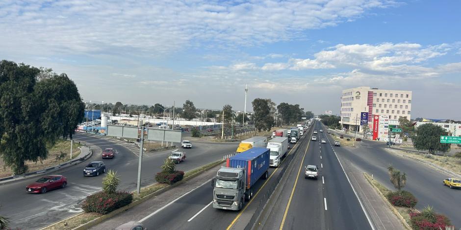 Reportan bloqueos en la México-Querétaro.