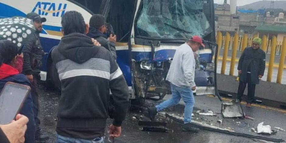 Accidente de autobús en la México-Puebla.