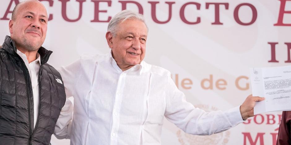 El gobernador Enrique Alfaro y el Presidente, ayer, en Valle de Guadalupe.