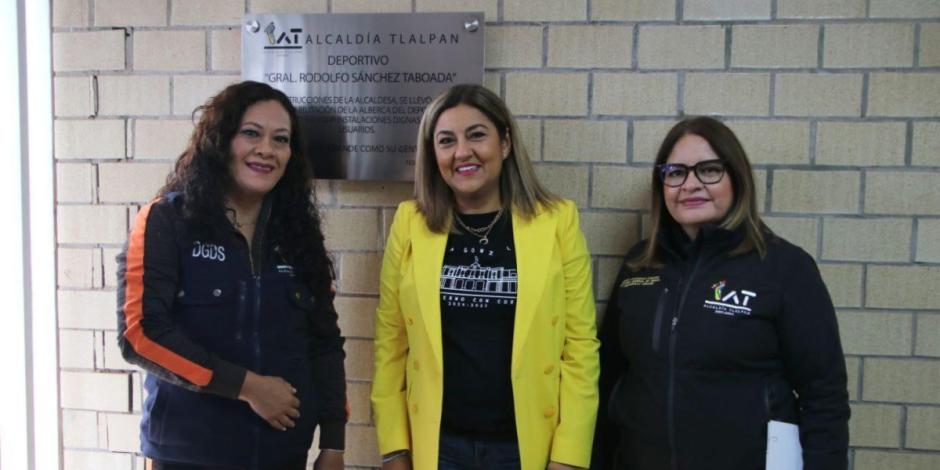 Alcaldesa Alfa González entrega alberca del Deportivo Sánchez Taoada con calefacción