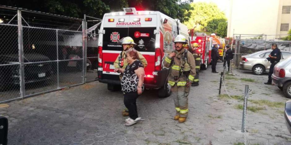 Incendio en Guadalajara deja 5 mujeres heridas.