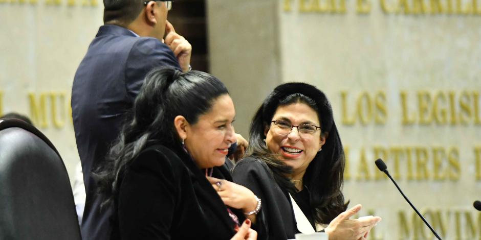 Ana Lilia Rivera (izq.) y Marcela Guerra, en sesión el pasado 10 de enero.