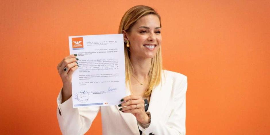 Mariana Rodríguez se registra como candidata a la alcaldía de Monterrey por MC.