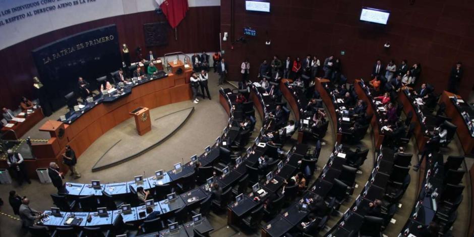 Se confrontan Morena y oposición por caso Ayotzinapa en el Senado.