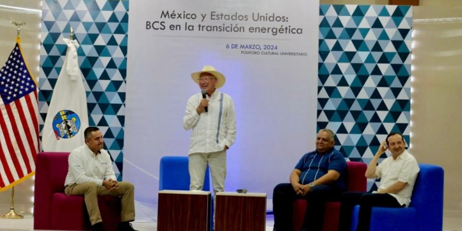 Ken Salazar en BCS afirmó que México se puede convertir en la batería de energías limpias y renovables de América del Norte