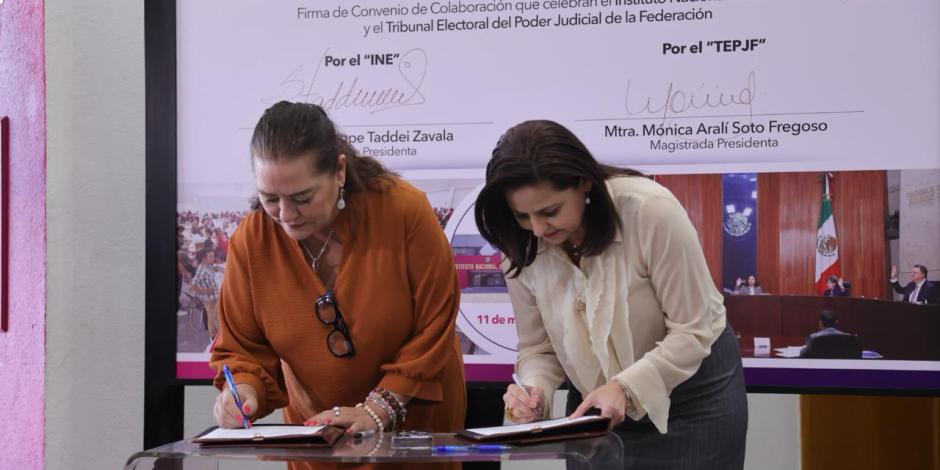 Las presidentas del INE (izq.) y la del TEPJF durante la firma de convenios de coordinación y colaboración institucional, ayer.