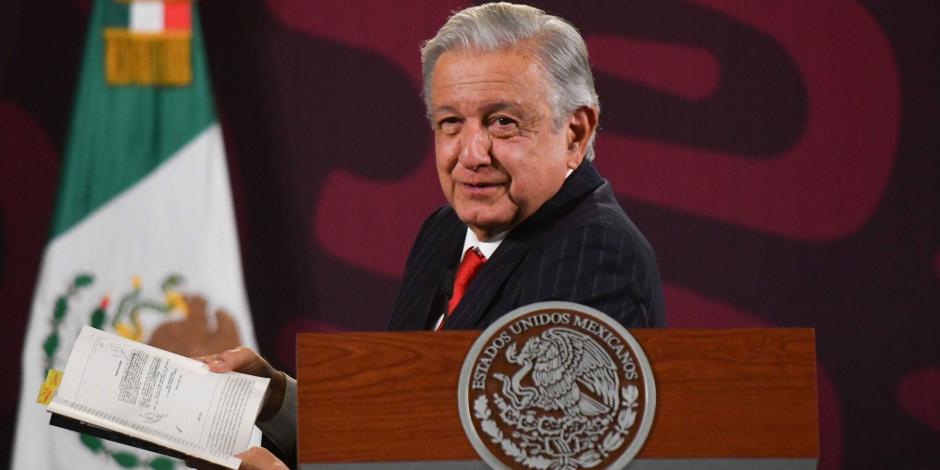 Andrés Manuel López Obrador, presidente de México, ofrece su conferencia de prensa este martes 9 de abril del 2024, desde Palacio Nacional, en CDMX.