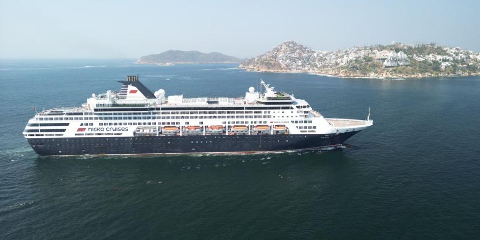 La mañana de este miércoles 13 de marzo llegó al puerto de Acapulco, Guerrero, el crucero Vasco de Gama-Nicko, con bandera de Portugal proveniente de Puerto Vallarta.
