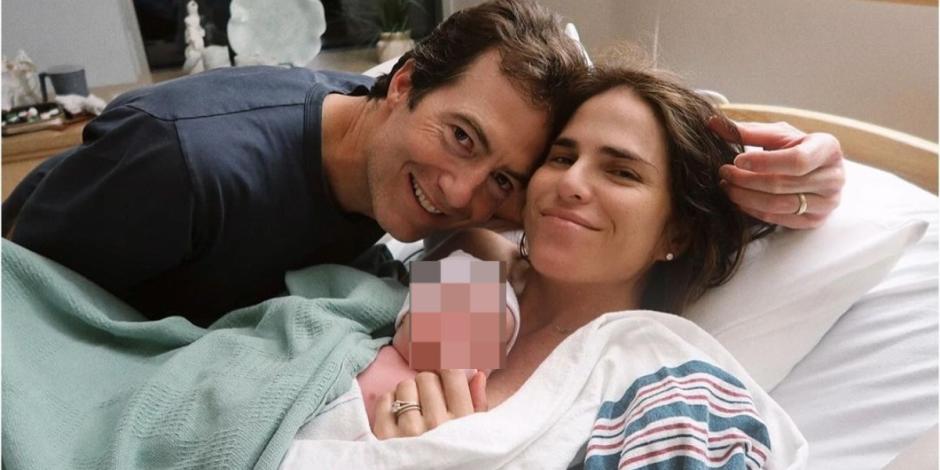 Karla Souza comparte las primeras fotos de su tercera hija tras dar a luz.