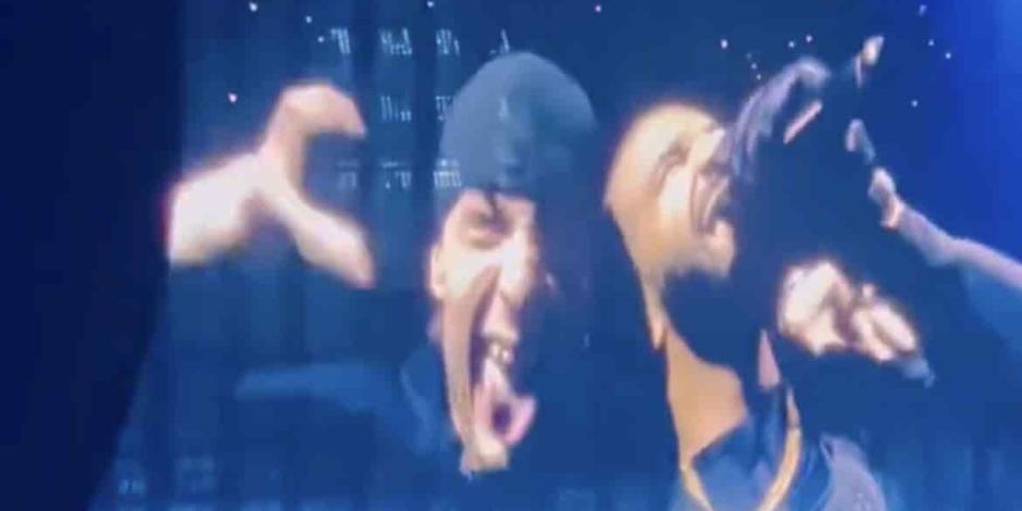 Drake invita a Peso Pluma al escenario y lo abraza en concierto (VIDEO)