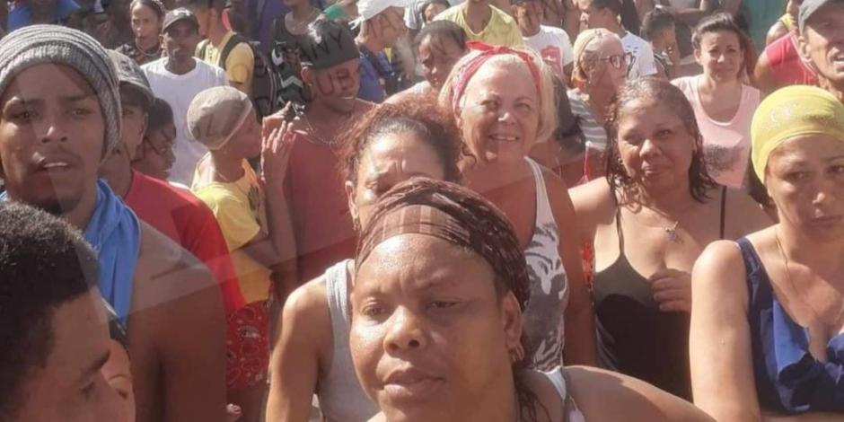 Protestas masivas contra el régimen de Miguel Díaz-Canel en Santiago de Cuba y Bayamo