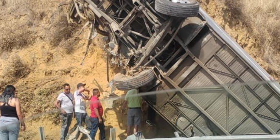 Accidente en la México Puebla: Camión de pasajeros vuelca y afecta vía con dirección a CDMX