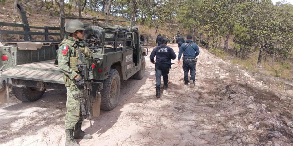 Fuerzas federales, en un recorrido de seguridad con la policía nayarita.