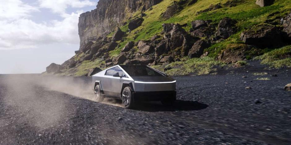 CyberTruck llega a México, ¿qué sabemos de la camioneta más futurista de Tesla?