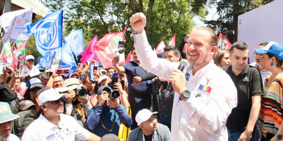 El candidato a la Jefatura de Gobierno, Santiago Taboada se comprometió mejorar el transporte en Cuajimalpa.