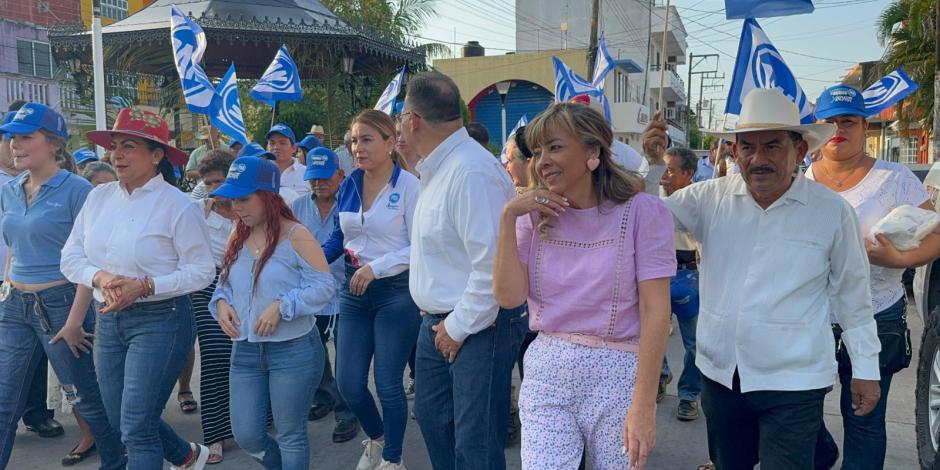 Lorena Beaurregard, candidata a la  gobernación de Tabasco por el PAN, en Macuspana el 23 de marzo.