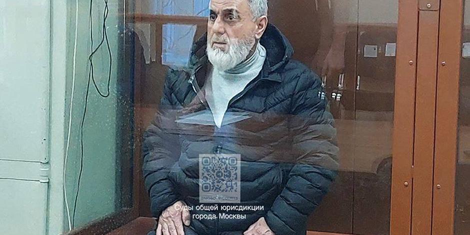 El detenido de mayor edad, Isroil Islomov, al ser presentado ante un tribunal, ayer.