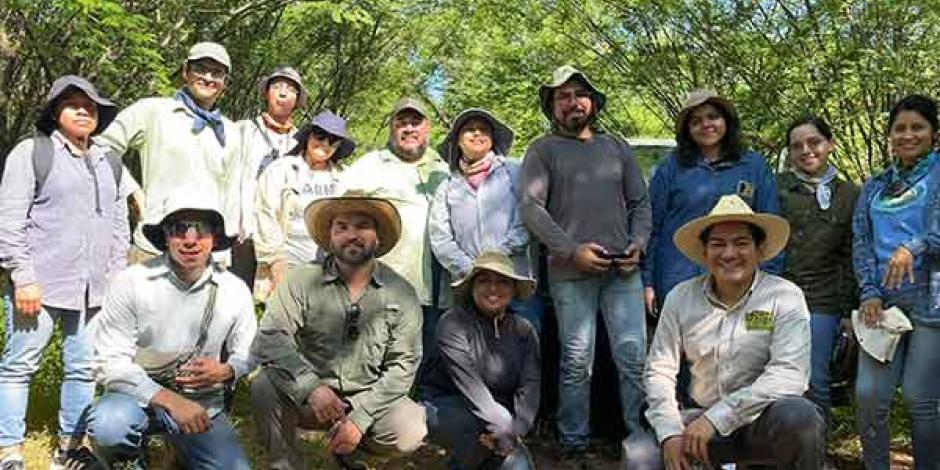 Investigadores del Laboratorio de Ecofisiología de Sistemas Terrestres del Instituto de Ecología de la UNAM, ayer.
