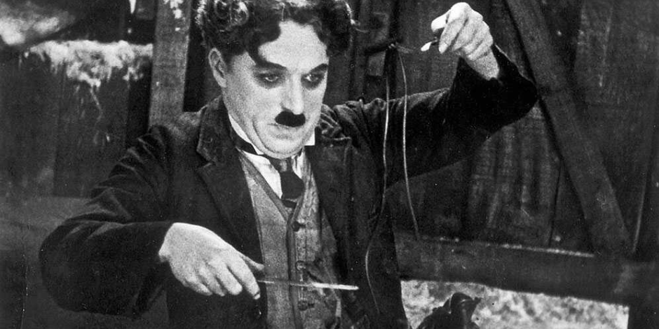 Chaplin en La quimera del oro (The Gold Rush), 1925.