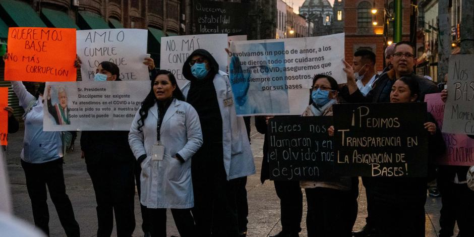 Médicos durante una protesta  el 23 de enero de 2024.